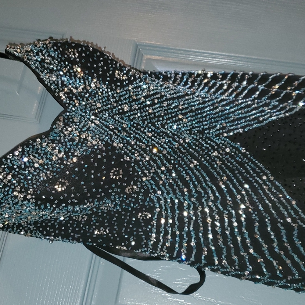 Dress - Picture 2 of 7